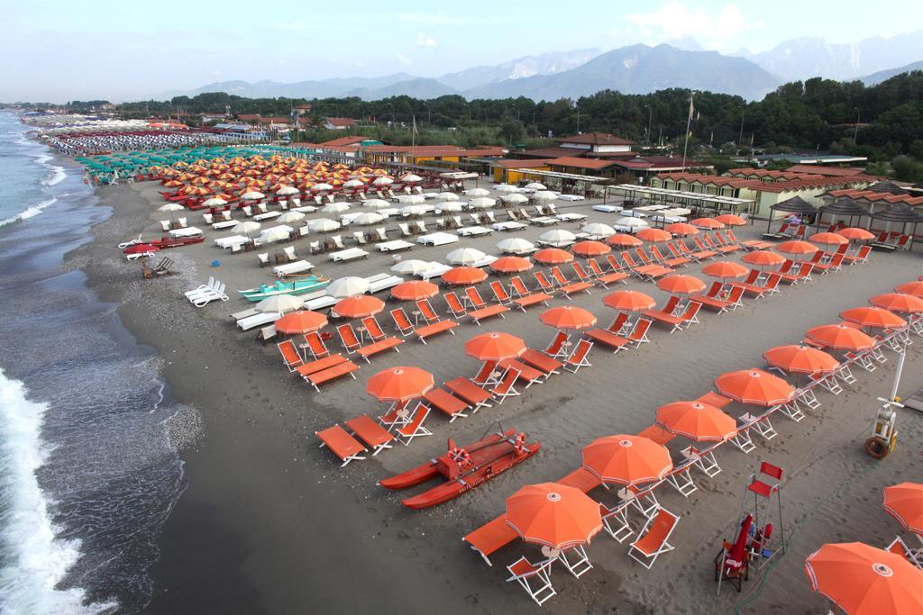 Hotel La Bussola Marina di Massa Exterior photo