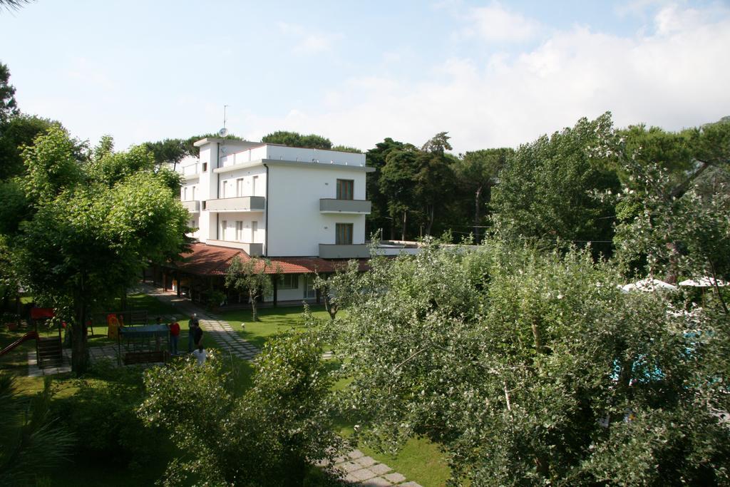 Hotel La Bussola Marina di Massa Exterior photo